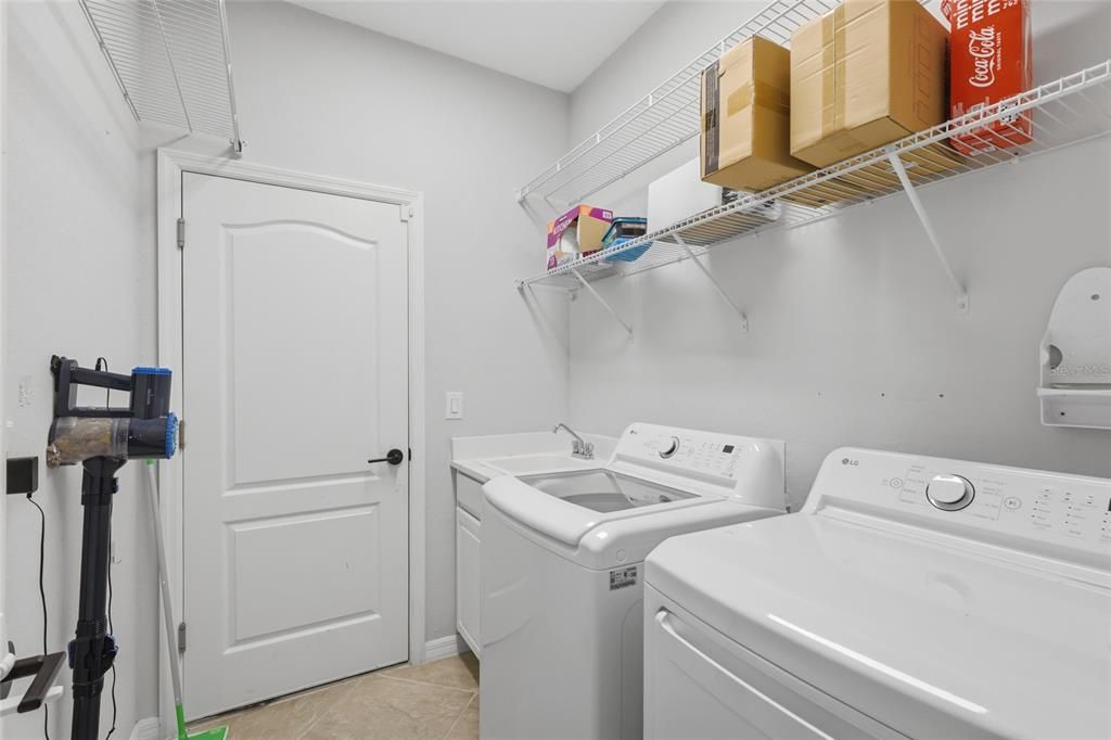 For Sale: $750,000 (3 beds, 3 baths, 2455 Square Feet)