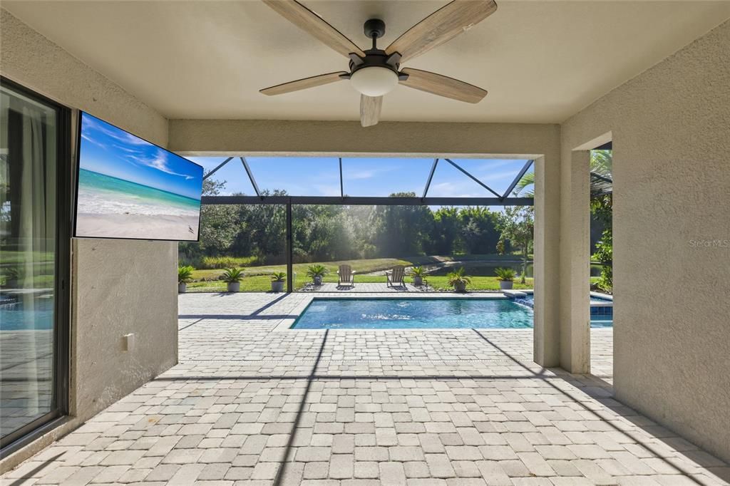 For Sale: $750,000 (3 beds, 3 baths, 2455 Square Feet)