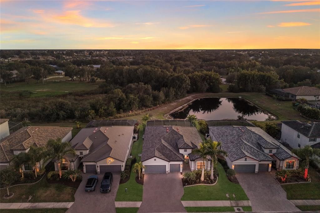 For Sale: $750,000 (3 beds, 3 baths, 2455 Square Feet)