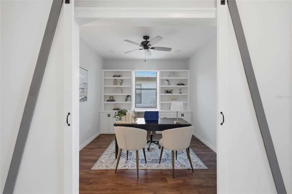 For Sale: $750,000 (3 beds, 3 baths, 2455 Square Feet)