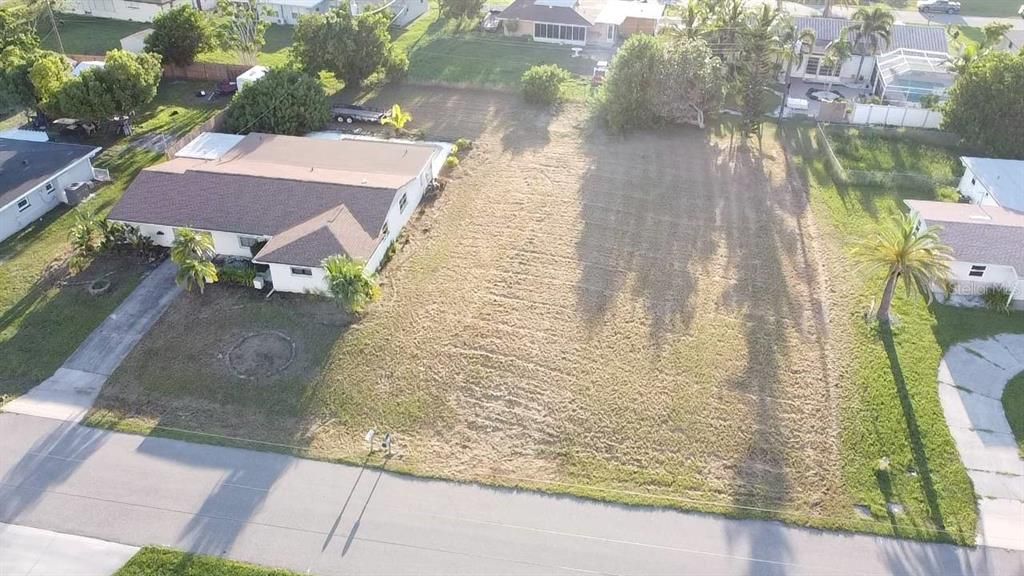 For Sale: $259,000 (3 beds, 3 baths, 1489 Square Feet)