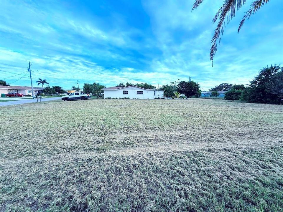 For Sale: $259,000 (3 beds, 3 baths, 1489 Square Feet)