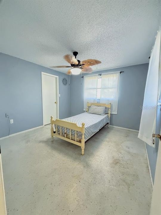 For Sale: $259,000 (3 beds, 3 baths, 1489 Square Feet)