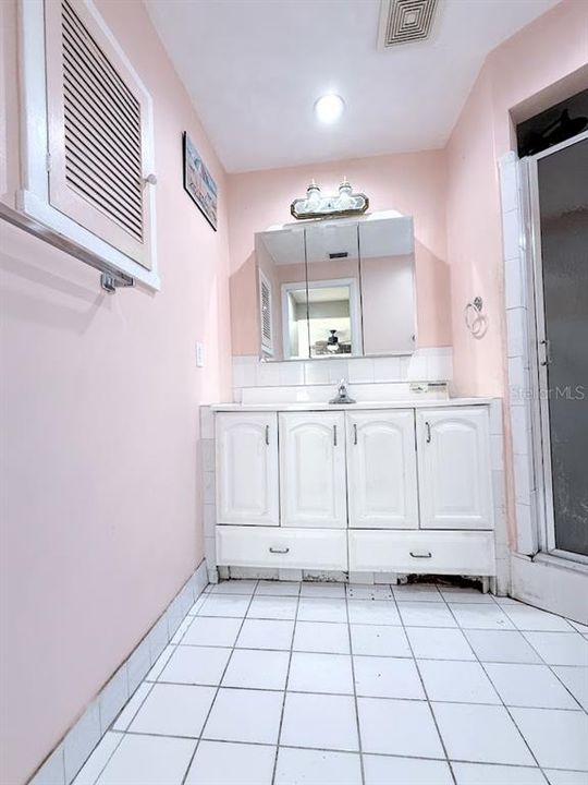 For Sale: $259,000 (3 beds, 3 baths, 1489 Square Feet)