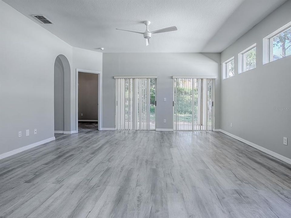 En Venta: $307,000 (3 camas, 2 baños, 1477 Pies cuadrados)