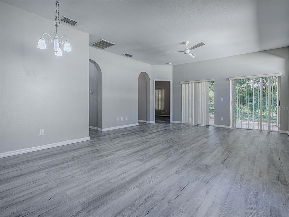 En Venta: $307,000 (3 camas, 2 baños, 1477 Pies cuadrados)