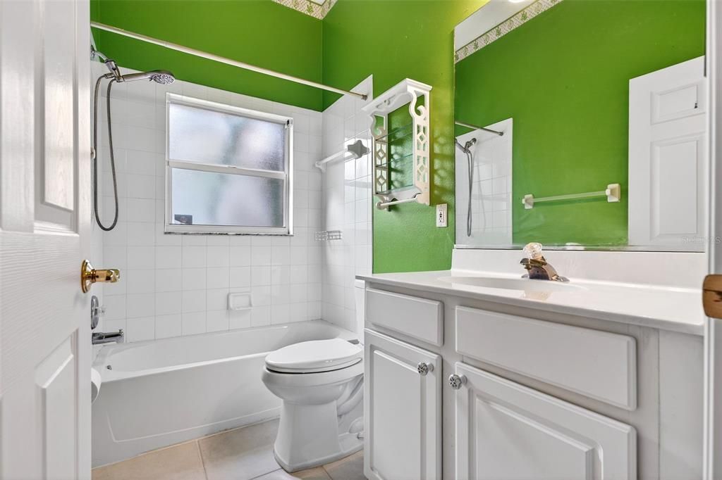 For Sale: $429,000 (2 beds, 2 baths, 1723 Square Feet)