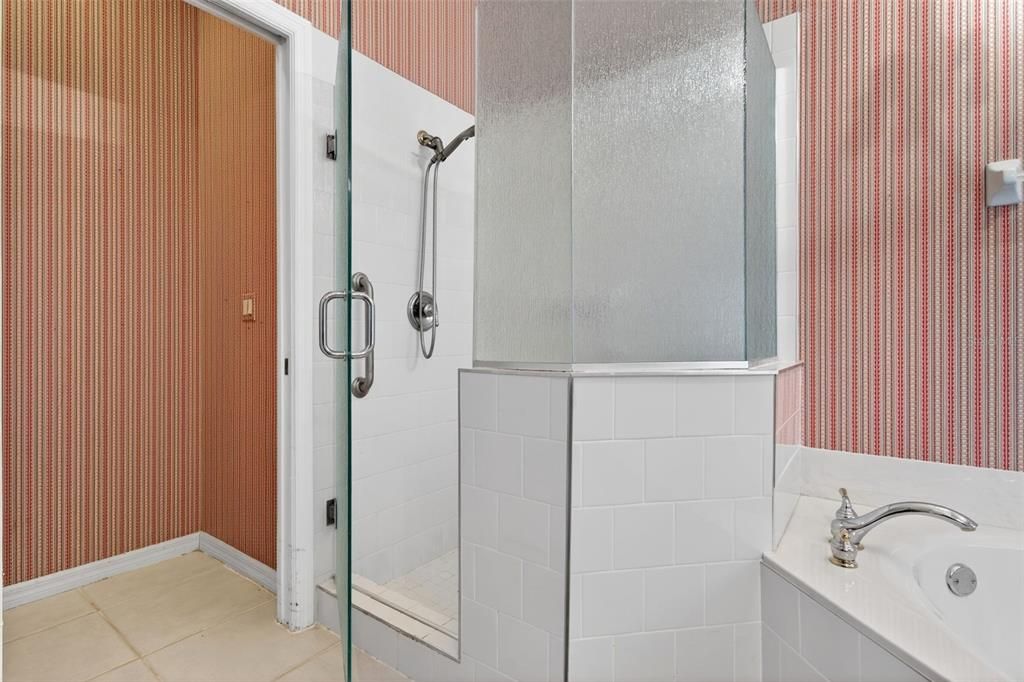 For Sale: $429,000 (2 beds, 2 baths, 1723 Square Feet)