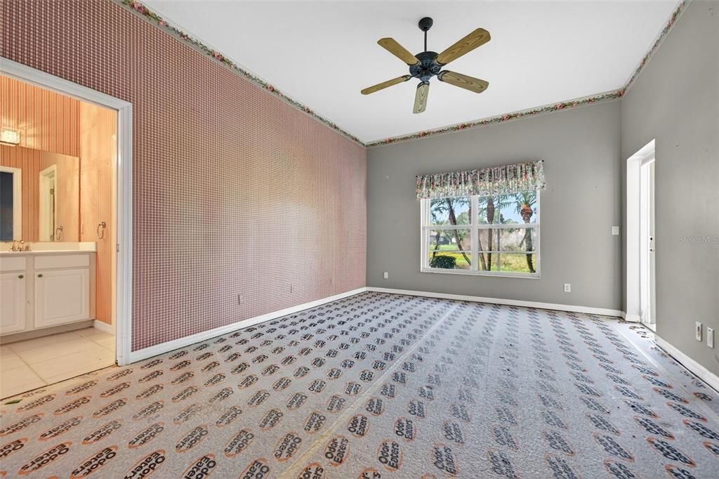 For Sale: $429,000 (2 beds, 2 baths, 1723 Square Feet)