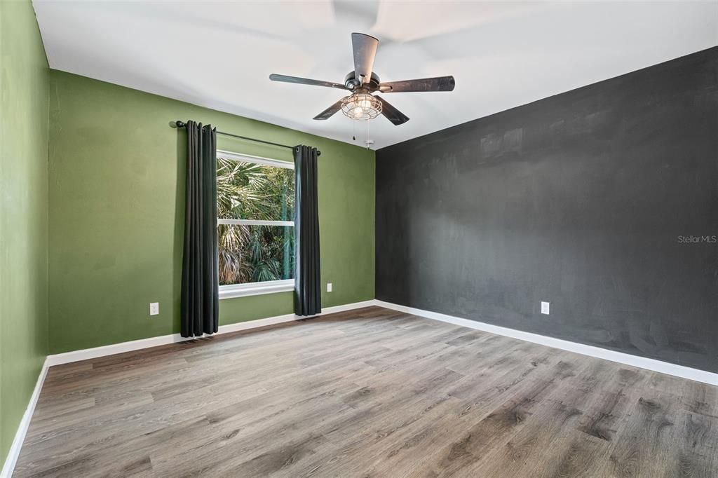 For Sale: $279,900 (3 beds, 2 baths, 1182 Square Feet)