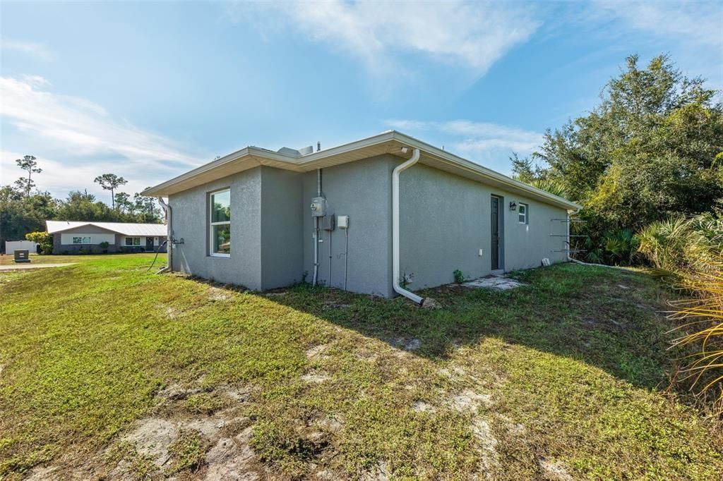 For Sale: $279,900 (3 beds, 2 baths, 1182 Square Feet)