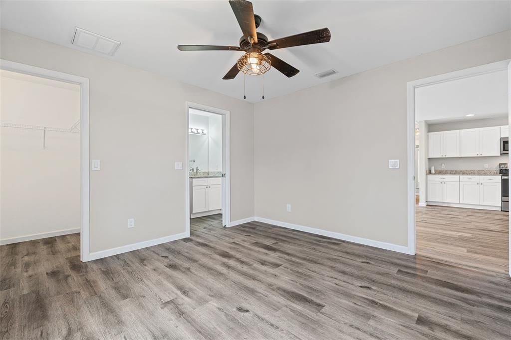 For Sale: $279,900 (3 beds, 2 baths, 1182 Square Feet)