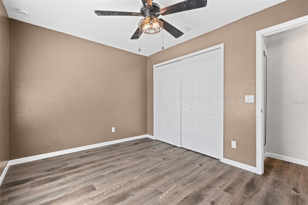 For Sale: $279,900 (3 beds, 2 baths, 1182 Square Feet)