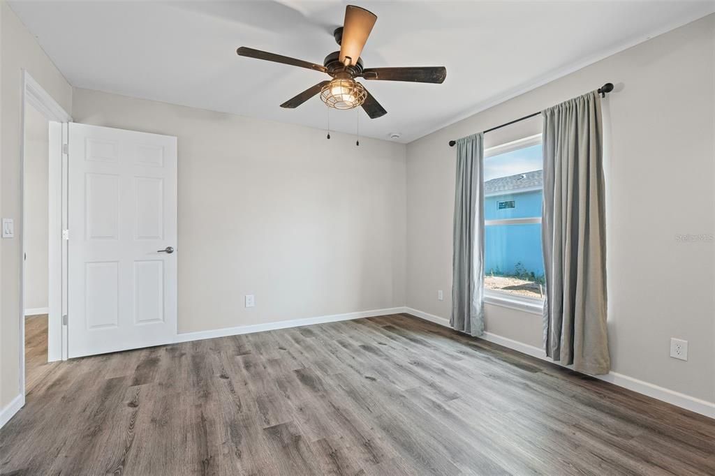 For Sale: $279,900 (3 beds, 2 baths, 1182 Square Feet)