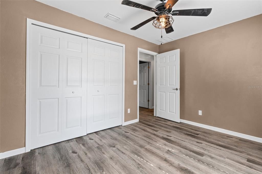 For Sale: $279,900 (3 beds, 2 baths, 1182 Square Feet)