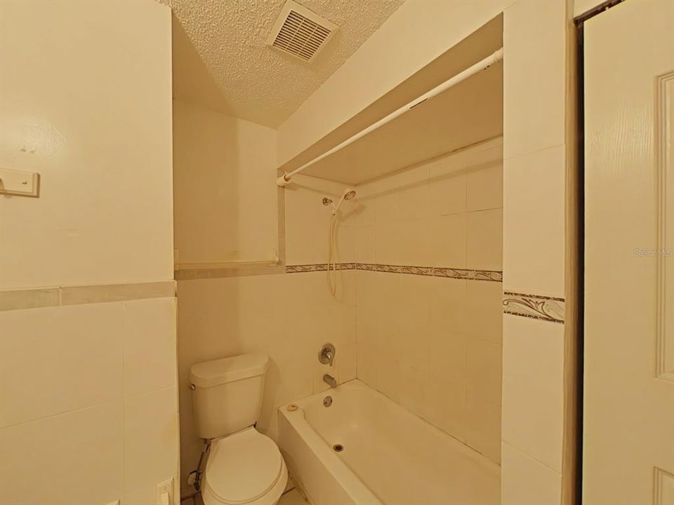 For Rent: $1,500 (2 beds, 1 baths, 900 Square Feet)