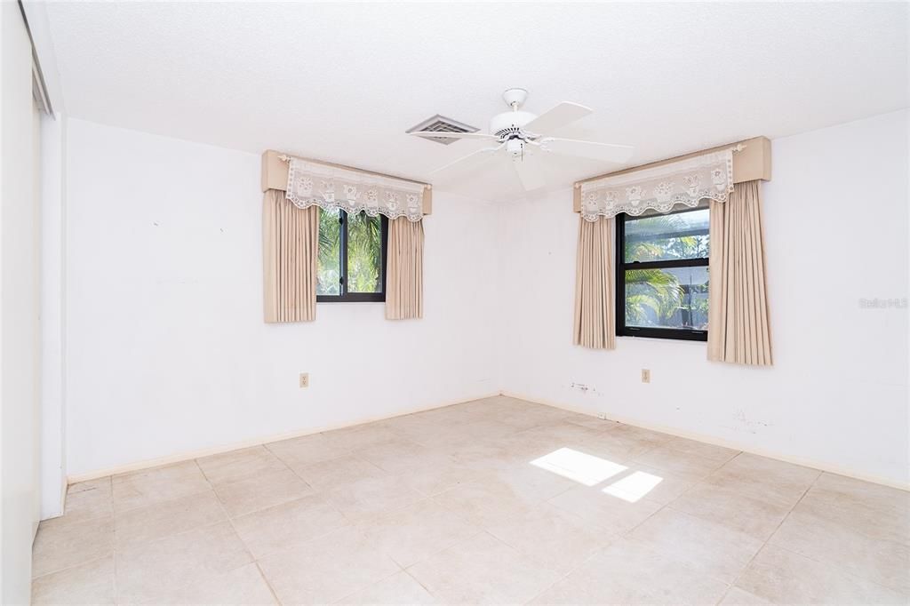 На продажу: $170,000 (2 спален, 2 ванн, 1082 Квадратных фут)