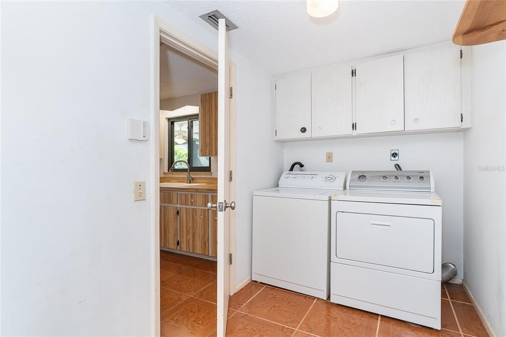 На продажу: $170,000 (2 спален, 2 ванн, 1082 Квадратных фут)