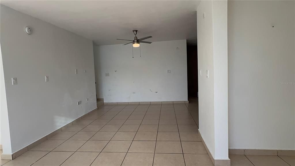 待售: $445,000 (4 贝兹, 2 浴室, 2000 平方英尺)