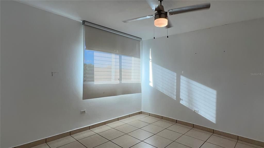 待售: $445,000 (4 贝兹, 2 浴室, 2000 平方英尺)