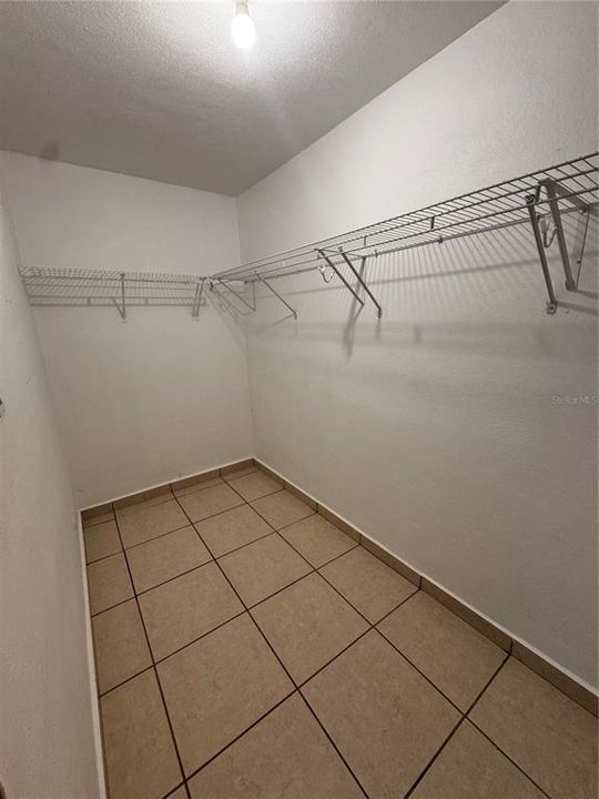 待售: $445,000 (4 贝兹, 2 浴室, 2000 平方英尺)