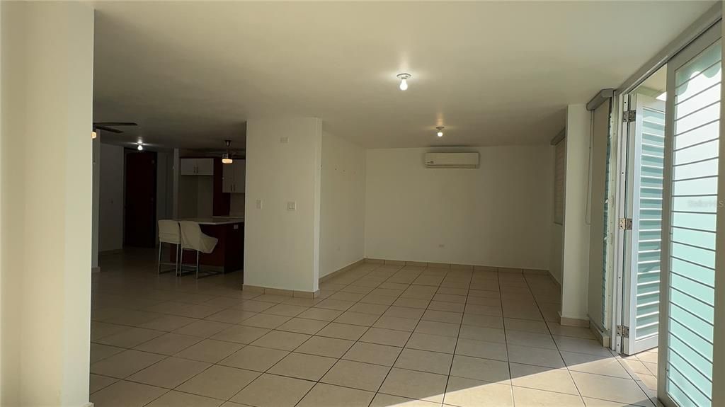 待售: $445,000 (4 贝兹, 2 浴室, 2000 平方英尺)