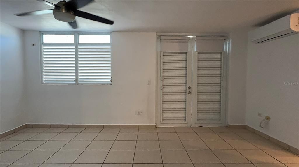 待售: $445,000 (4 贝兹, 2 浴室, 2000 平方英尺)