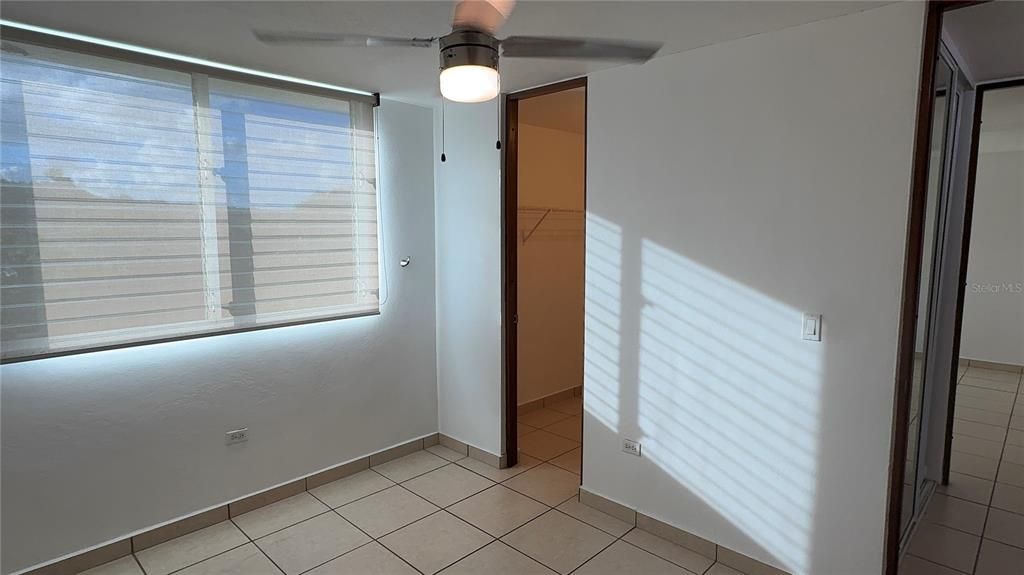 待售: $445,000 (4 贝兹, 2 浴室, 2000 平方英尺)