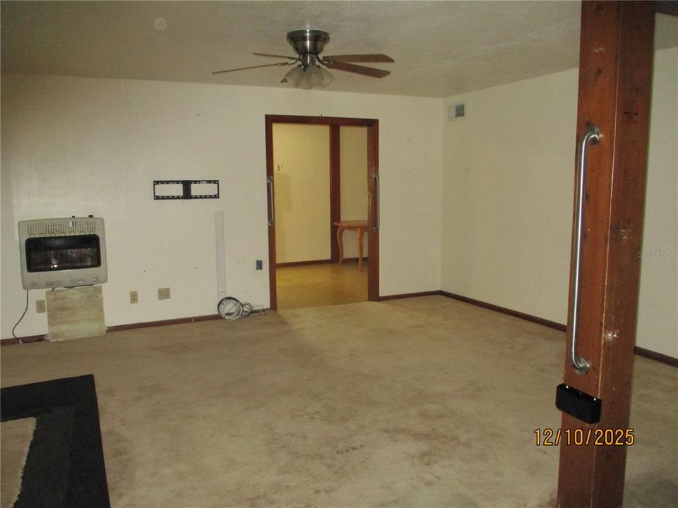 Activo con contrato: $400,000 (3 camas, 2 baños, 1501 Pies cuadrados)