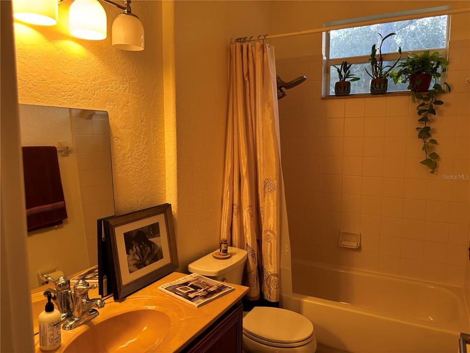 For Rent: $3,000 (3 beds, 2 baths, 2466 Square Feet)