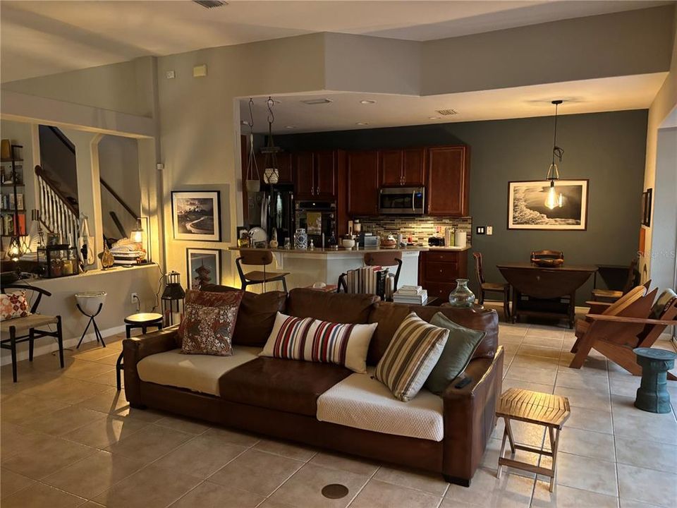 For Rent: $3,000 (3 beds, 2 baths, 2466 Square Feet)