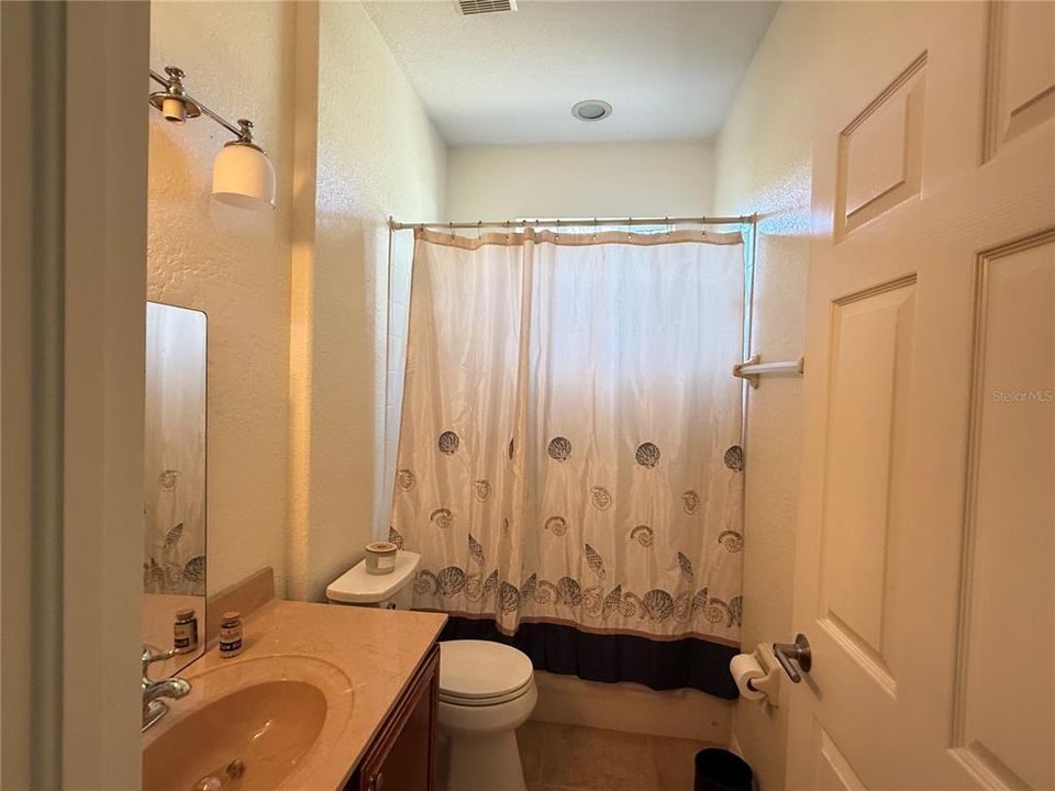 For Rent: $3,000 (3 beds, 2 baths, 2466 Square Feet)