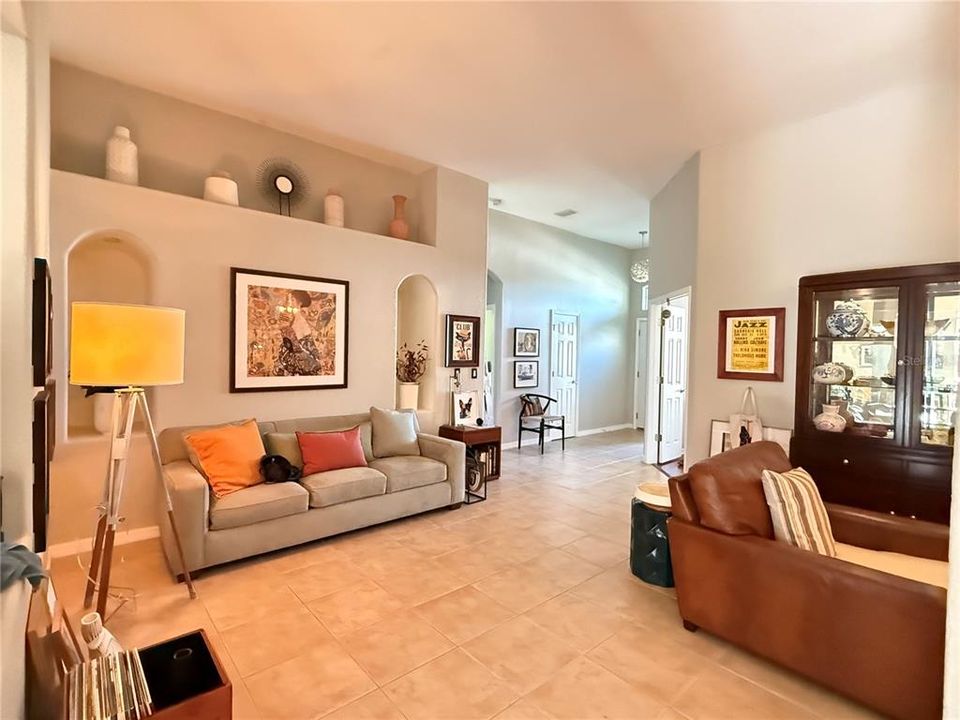 For Rent: $3,000 (3 beds, 2 baths, 2466 Square Feet)