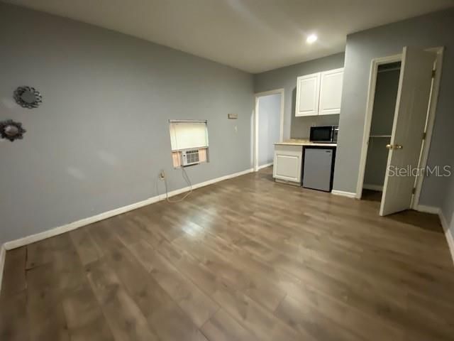 For Rent: $800 (1 beds, 1 baths, 800 Square Feet)