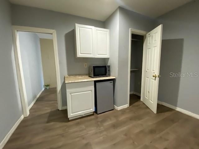 For Rent: $800 (1 beds, 1 baths, 800 Square Feet)