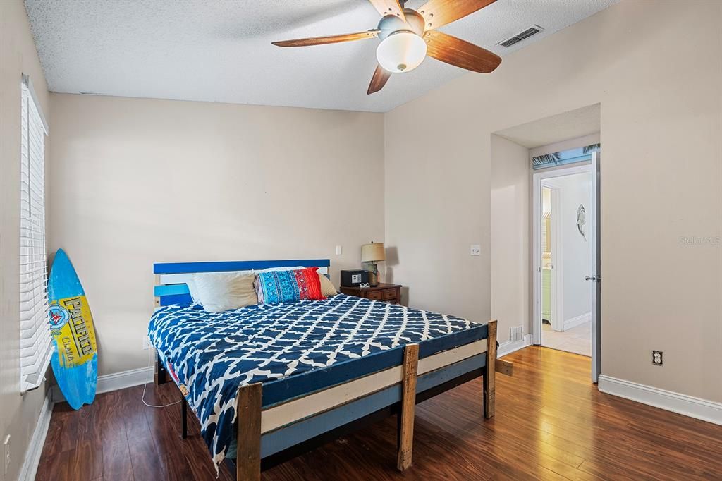 待售: $310,000 (2 贝兹, 2 浴室, 1494 平方英尺)