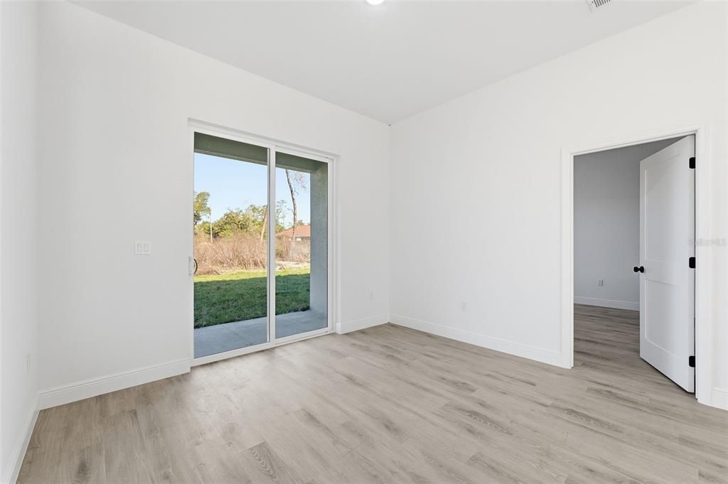 待售: $329,000 (4 贝兹, 2 浴室, 1799 平方英尺)