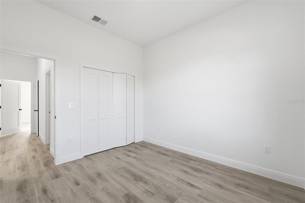 待售: $329,000 (4 贝兹, 2 浴室, 1799 平方英尺)