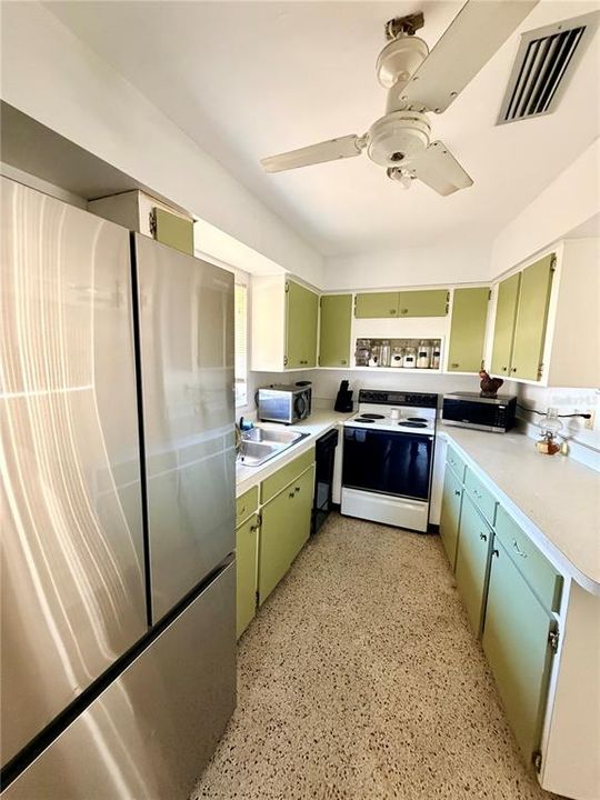 For Sale: $234,900 (2 beds, 2 baths, 1232 Square Feet)