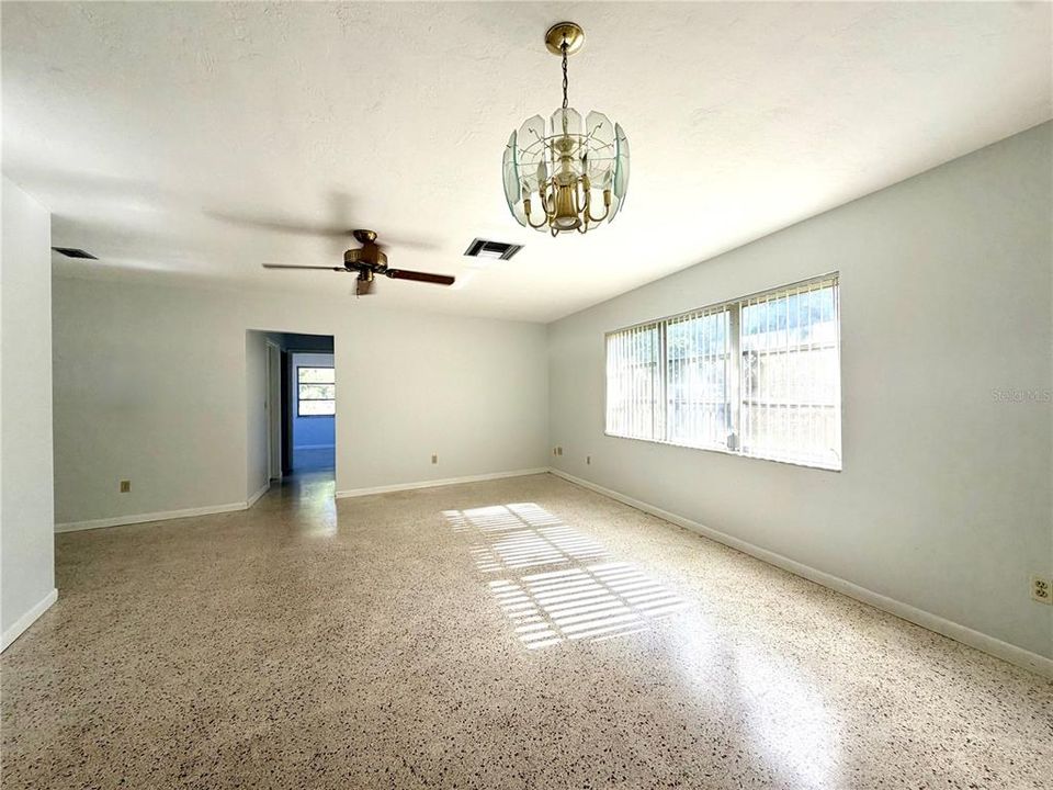 For Sale: $234,900 (2 beds, 2 baths, 1232 Square Feet)