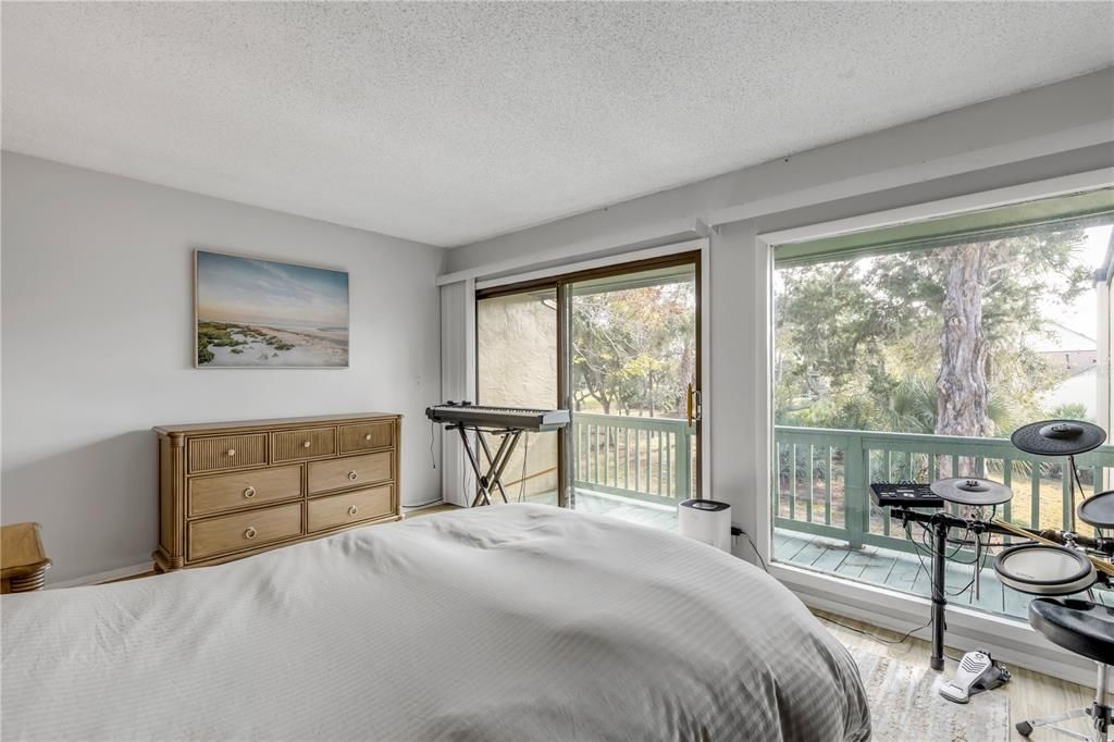 For Sale: $215,000 (2 beds, 2 baths, 1244 Square Feet)