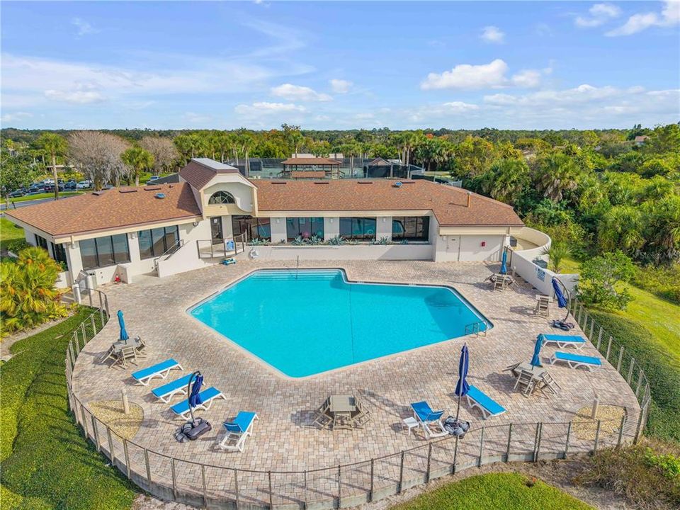 For Sale: $215,000 (2 beds, 2 baths, 1244 Square Feet)