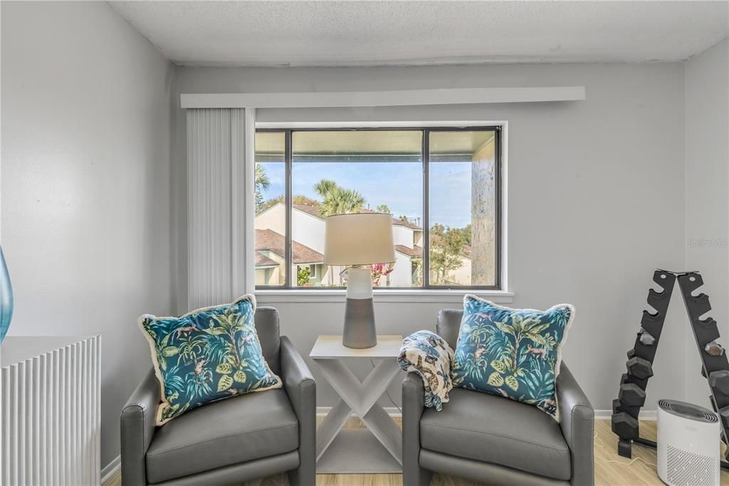 For Sale: $215,000 (2 beds, 2 baths, 1244 Square Feet)