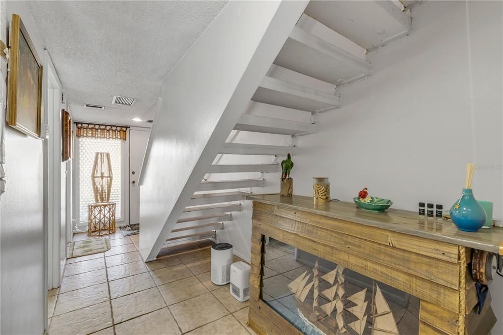 For Sale: $215,000 (2 beds, 2 baths, 1244 Square Feet)