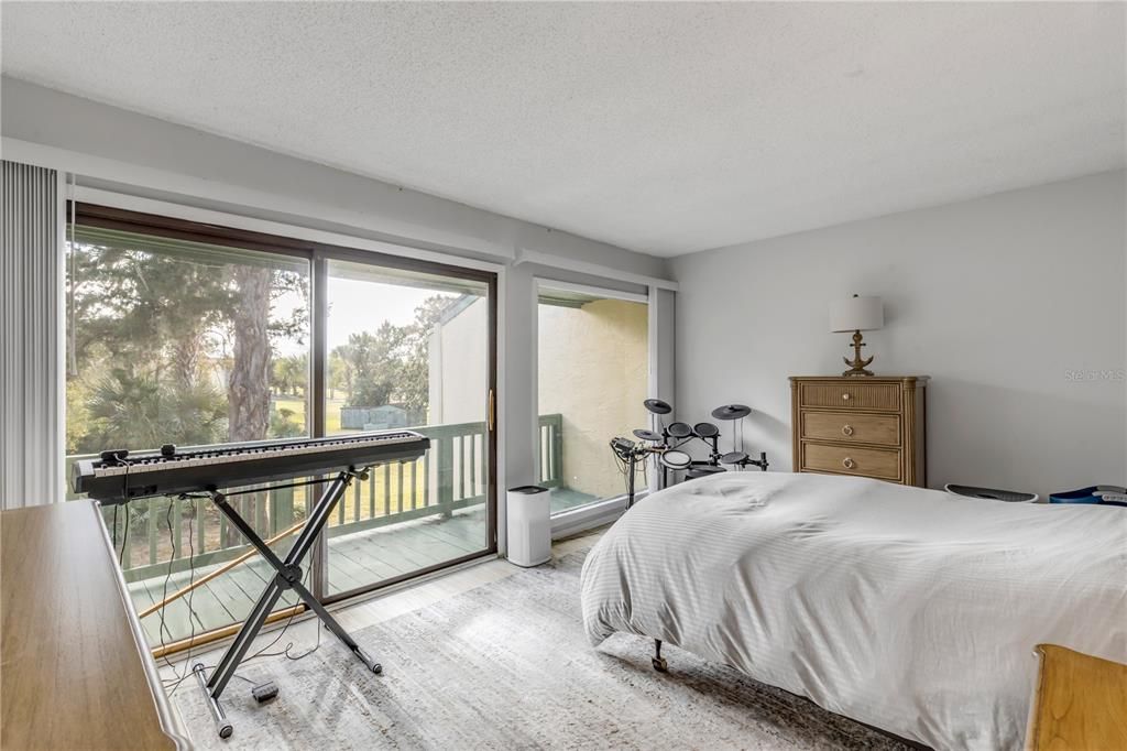 For Sale: $215,000 (2 beds, 2 baths, 1244 Square Feet)