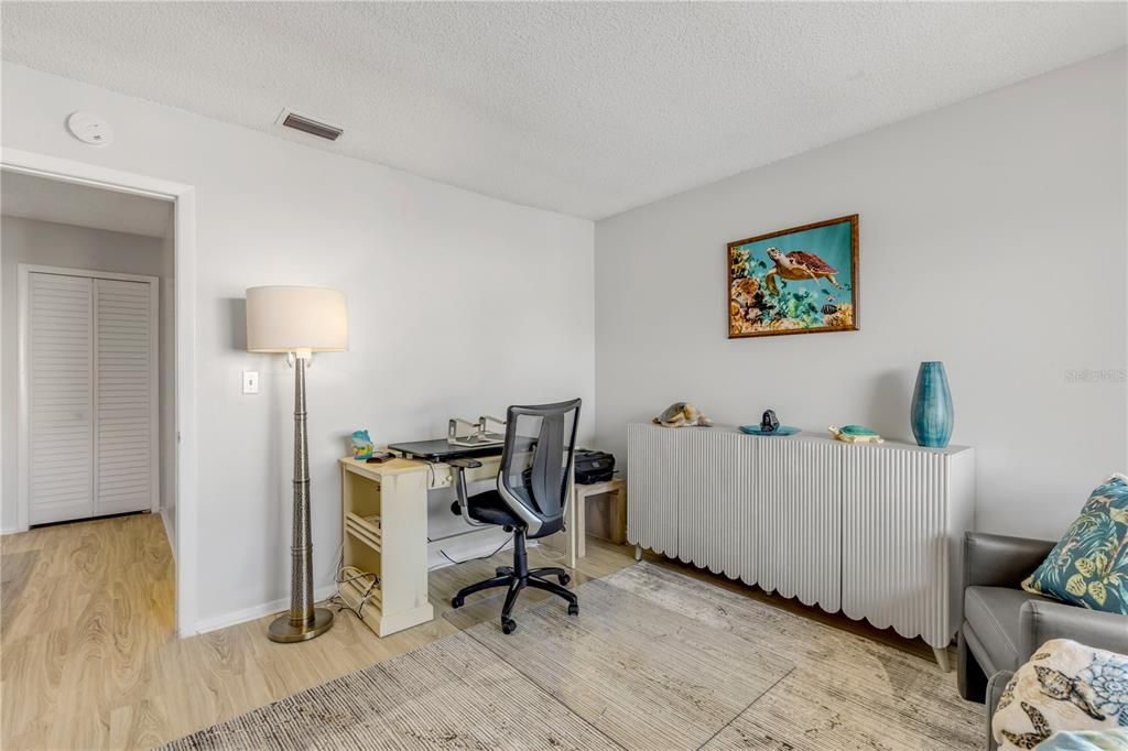 For Sale: $215,000 (2 beds, 2 baths, 1244 Square Feet)