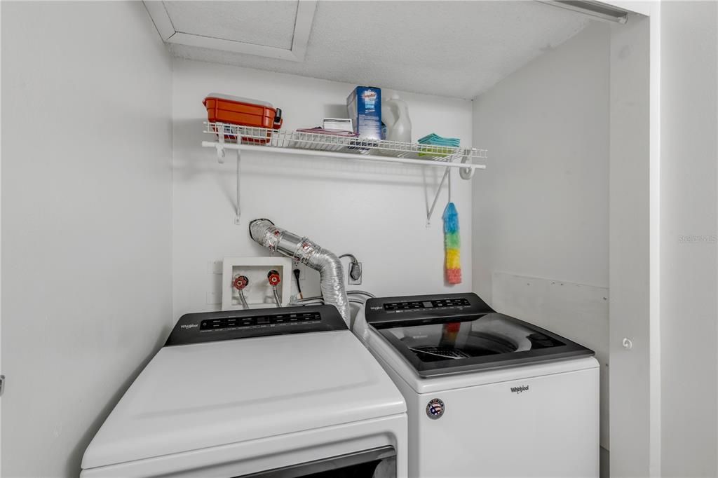 For Sale: $215,000 (2 beds, 2 baths, 1244 Square Feet)