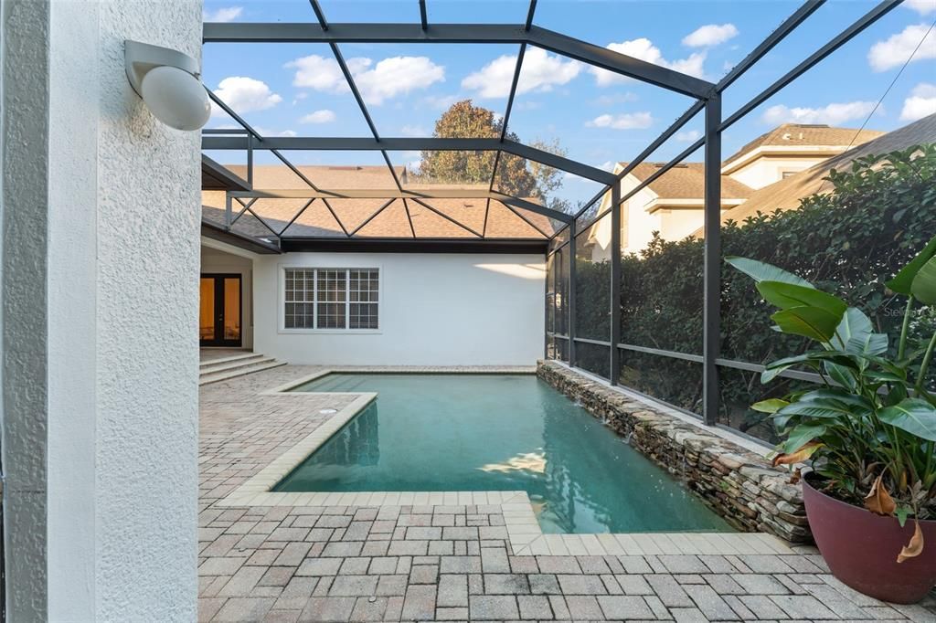 En Venta: $1,275,000 (4 camas, 3 baños, 3021 Pies cuadrados)