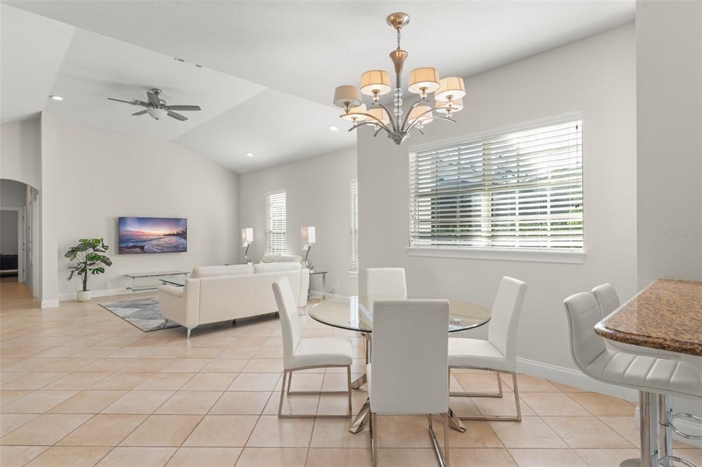 En Venta: $1,275,000 (4 camas, 3 baños, 3021 Pies cuadrados)