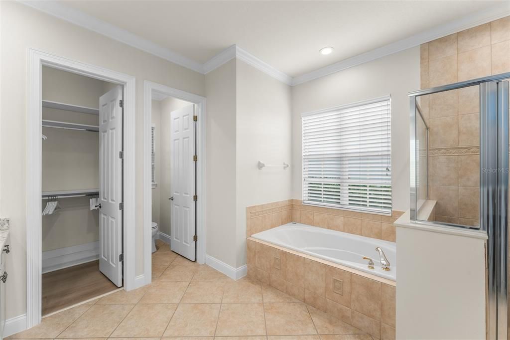 En Venta: $1,275,000 (4 camas, 3 baños, 3021 Pies cuadrados)